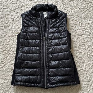 Gap Lightweight Fitted Black Puffer Vest